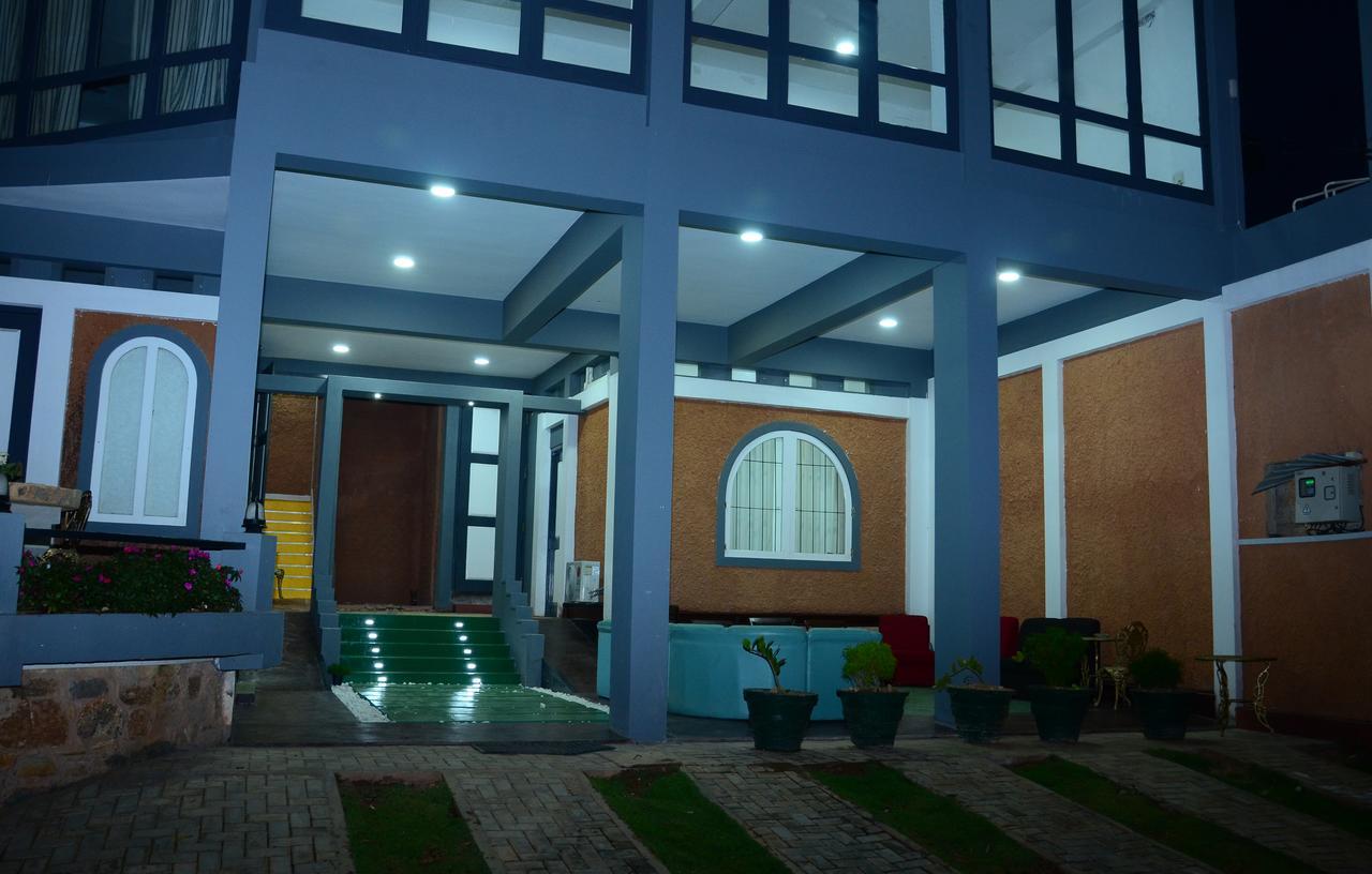 Lawan One Kandy Exterior photo